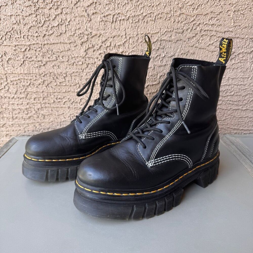 Dr. Martens Audrick 8i eye Quilted Boots Womens 9 Black Leather Lace Up Platform